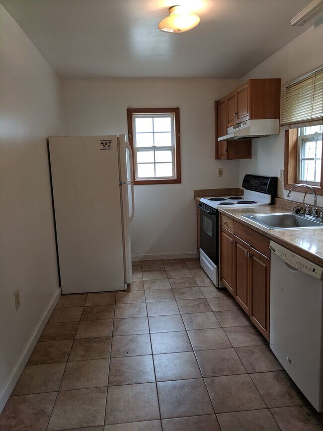 Building Photo - Cozy 2 bedroom/1 bath house in Petersburg!