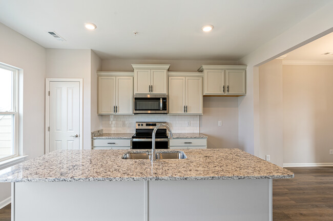 Kitchen - 2400 Arden Village Dr