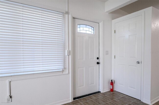 Foto del edificio - 927 W Olympia Ave