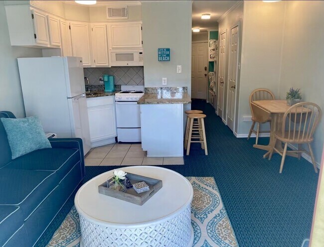 Building Photo - 6102 Seawall Blvd