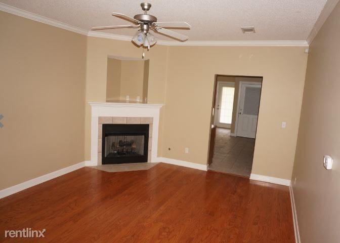 Building Photo - 6125 Woodstock View Dr