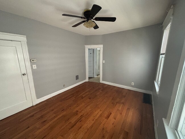Foto del edificio - 212 Princeton Ave