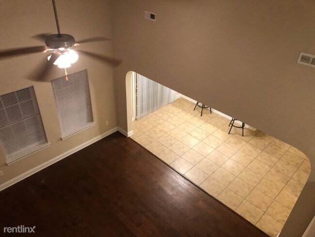 Building Photo - 4 br, 2.5 bath House - 260 Camrose Way