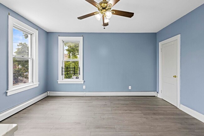 Building Photo - 209 Danforth Ave