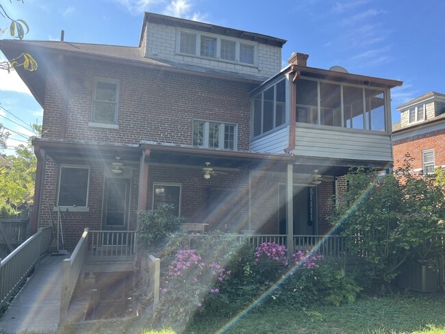 Building Photo - 1509 Gallatin St NW