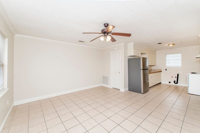 Building Photo - 27859 Frindik Ln