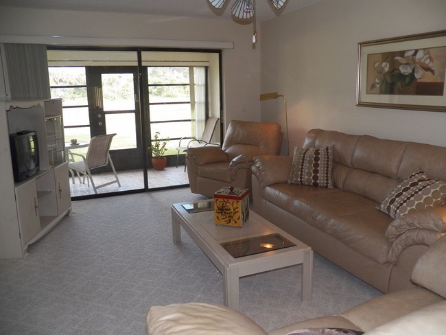 Foto del edificio - 922 Capri Isles Blvd
