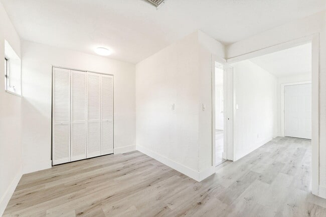 Building Photo - 701 NW 2nd Ave