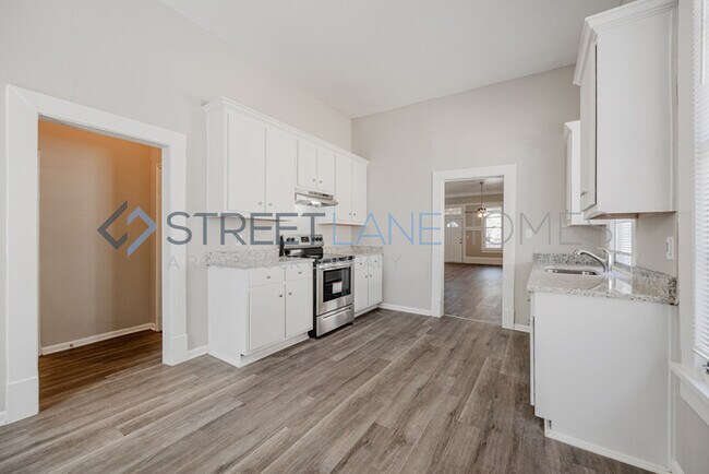 Building Photo - NOW OFFERING $250 OFF FIRST FULL MONTH IF ...