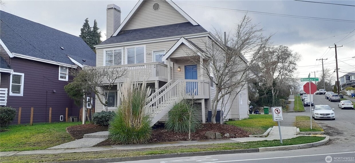 Primary Photo - 3bd/2.5ba Seattle House