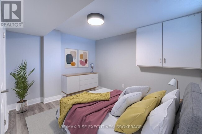 Building Photo - 258 Kingscourt Ave