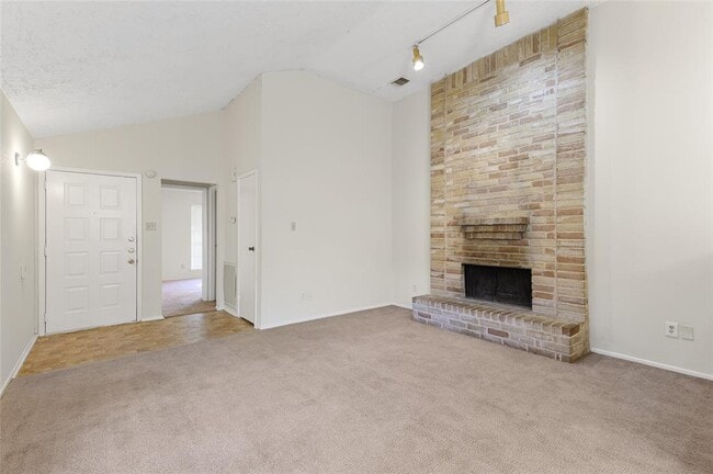 Building Photo - 5212 Beaverbrook Dr
