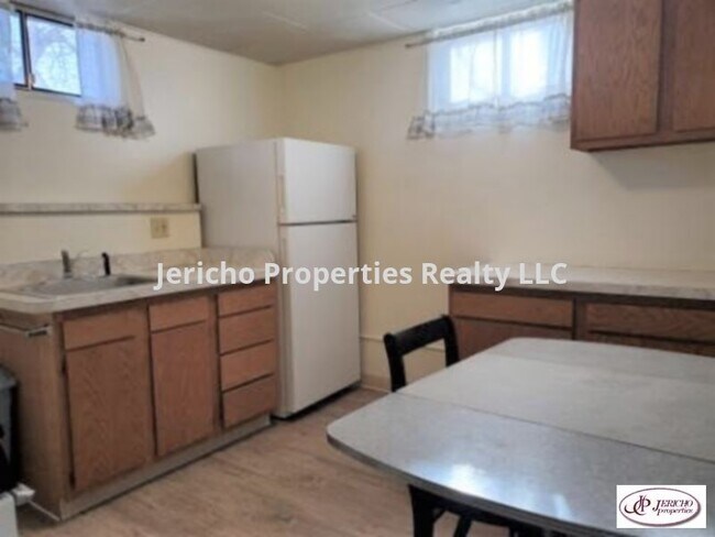 Building Photo - Renovated 1 bed-1bath Wheat Ridge Apartment