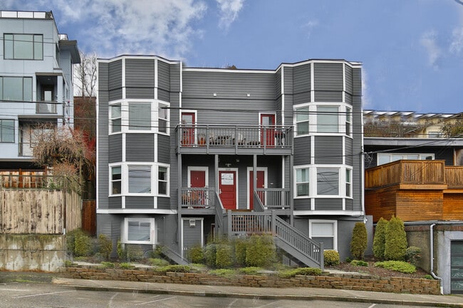 Building Photo - 310 Aloha St