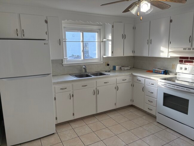 Building Photo - 39 Westphal St