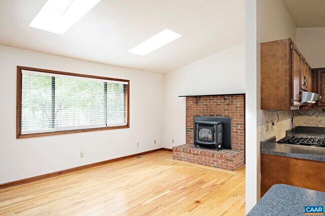 Foto del edificio - 7160 Burnt Mountain Rd