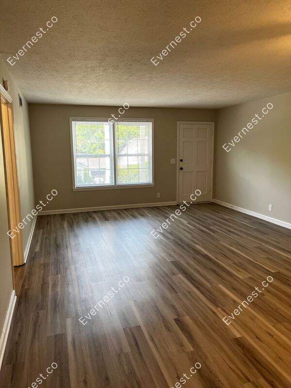 Building Photo - 483 Ellenwood Dr
