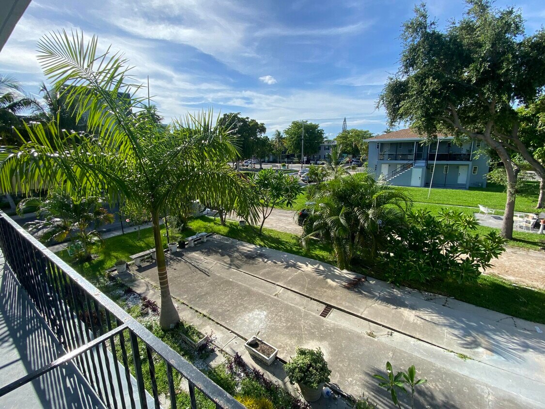 Foto principal - 112 Lake Ave