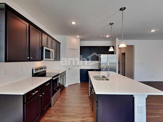 Building Photo - 5233 Blue Mountain Dr