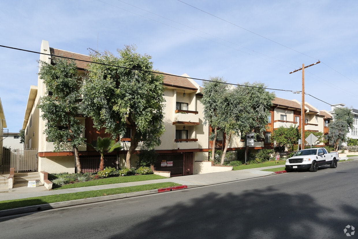 Building Photo - Encino Woods