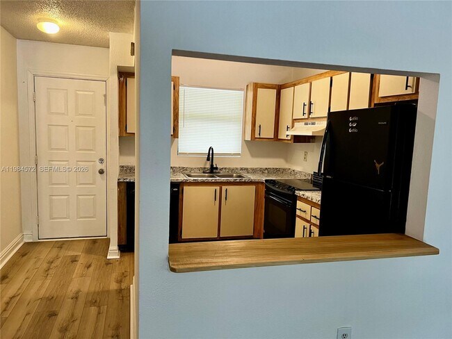 Foto del edificio - 6001 Shaker Wood Cir