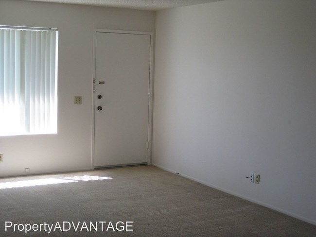 Building Photo - 1049 Plover Way