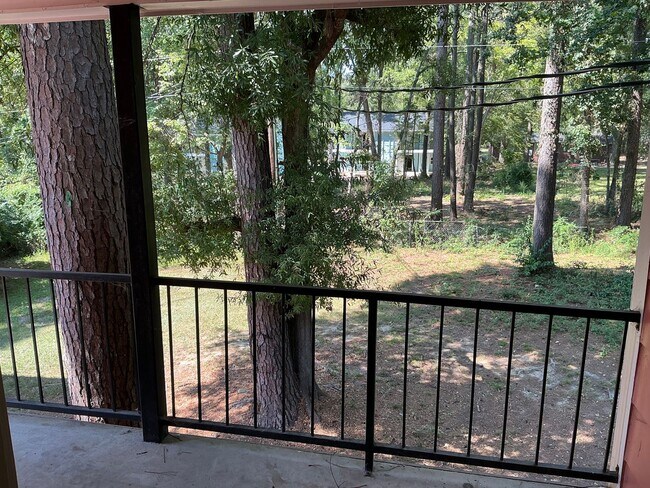 Foto del edificio - 1005 Piney Woods Rd