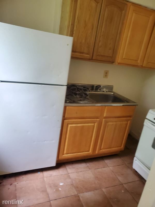 Building Photo - 4 br, 2 bath House - 42 Carpenter Ave