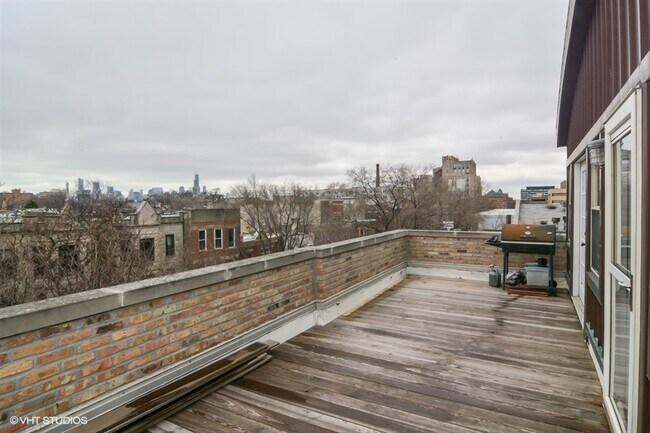 Foto del edificio - 1540 N Claremont Ave