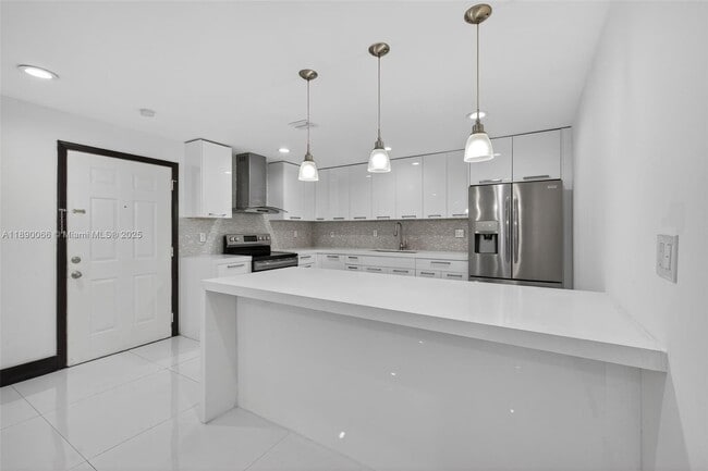 Foto del edificio - 8851 NW 119th St