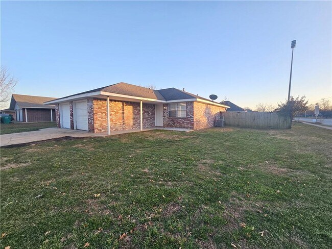 Foto del edificio - 2326 W Roselawn St