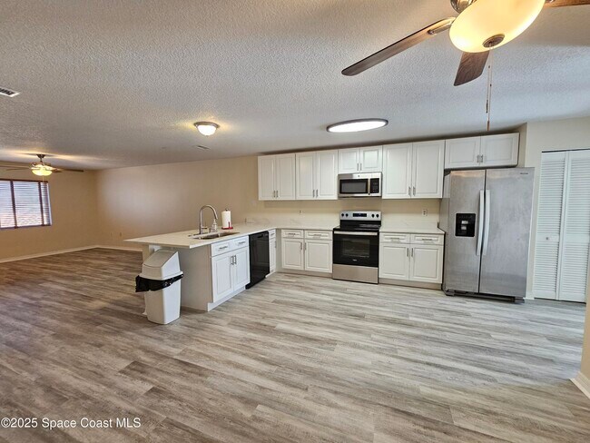 Building Photo - 206 Cherie Down Ln