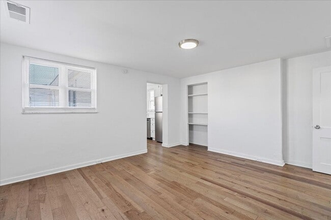 Building Photo - 339 Taylor St