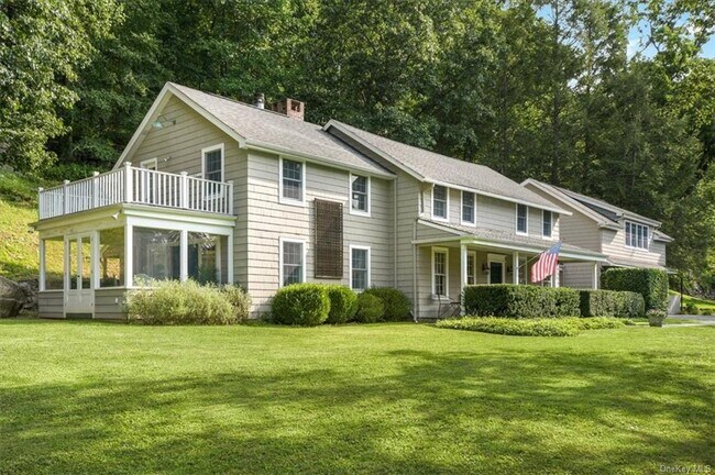 Building Photo - 11 Old Pond Rd