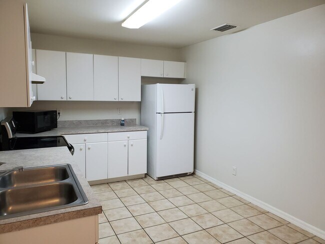 Building Photo - 4833-4835 30th St SW