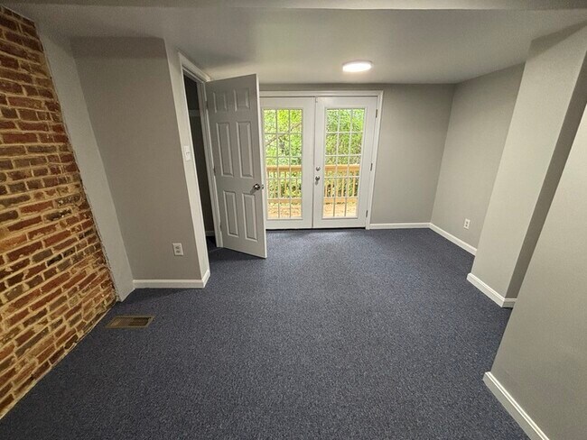 Foto del edificio - 2 bedroom home with Balcony