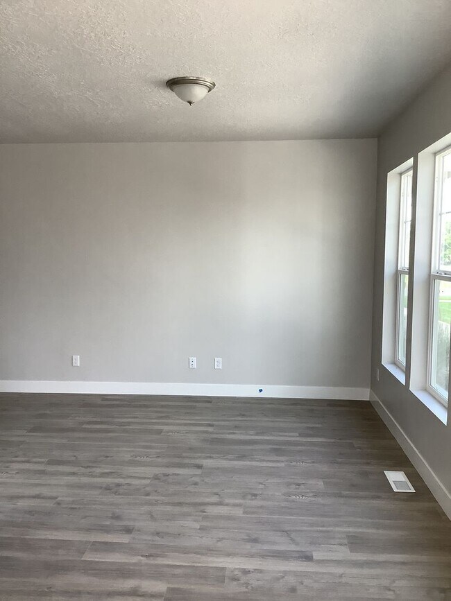 Foto del edificio - Townhome in Prime Spanish Fork Location