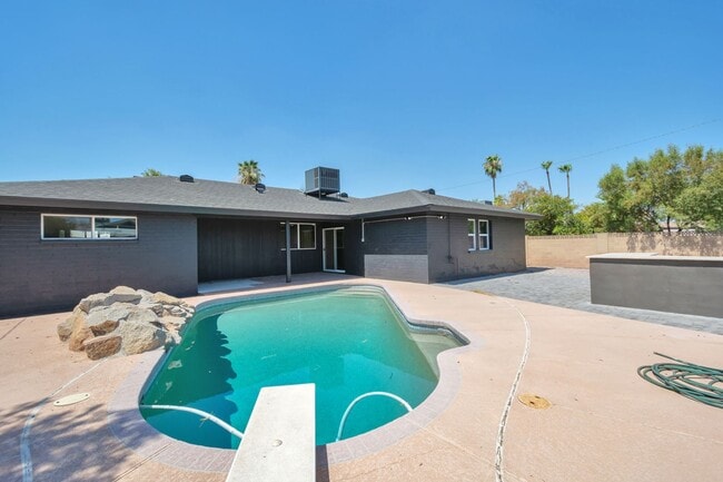 Building Photo - Remodeled 5-Bedroom Tempe Home with Private Pool, Large Yard & Garage Near ASU