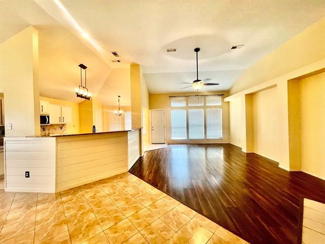 Foto del edificio - 6716 Silvercrest Dr