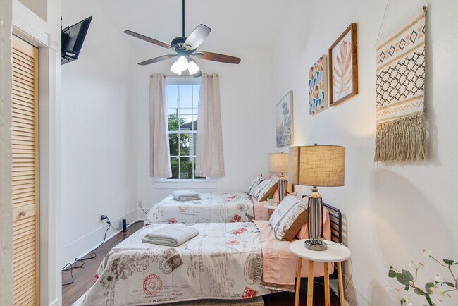 Foto del edificio - 1803 Third St and 2529 Baronne St