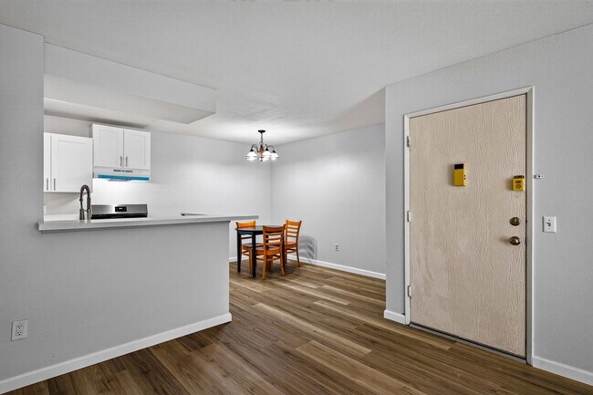 Foto del edificio - 2 Bedroom Condo in Loma Linda