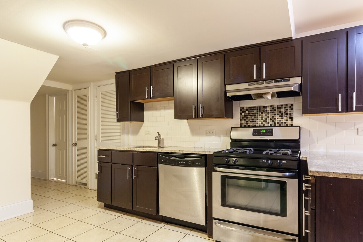 Foto principal - 877 W Lill Ave