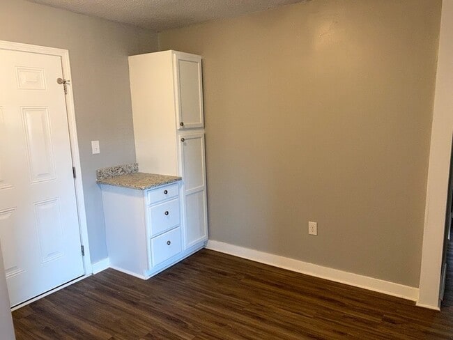 Foto del edificio - 5208 Durinda Ln NW