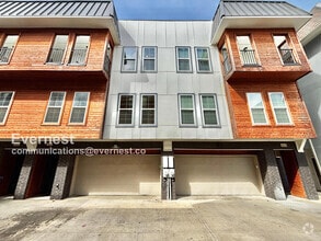 Building Photo - 2318 Stutz Dr