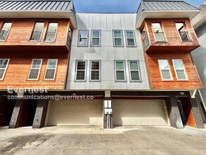 Building Photo - 2318 Stutz Dr