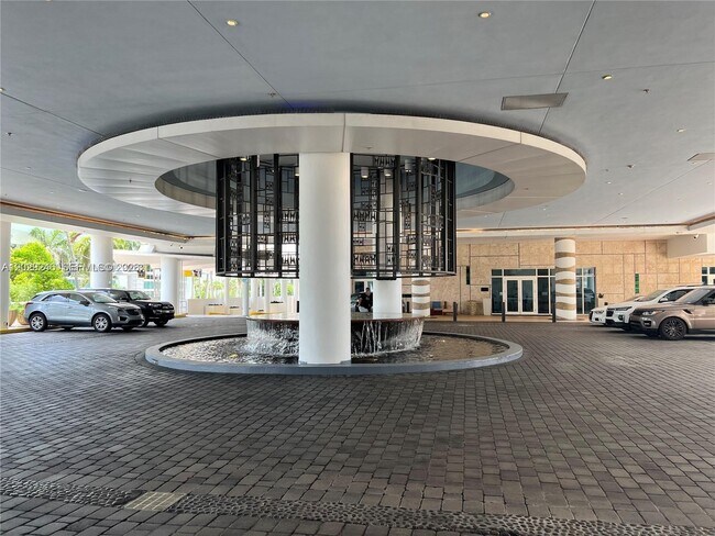 Foto del edificio - 6799 Collins Ave