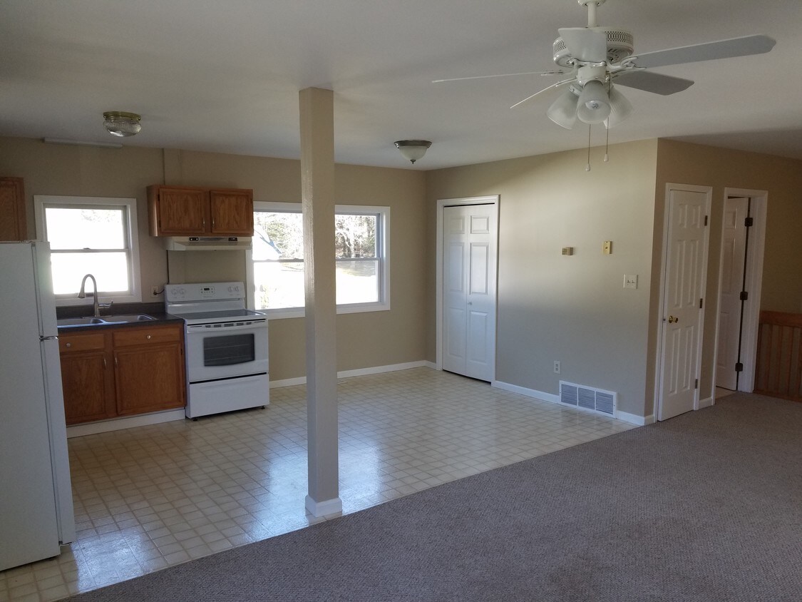 52 Shelterwood Rd Unit B, East Greenbush, NY 12061 Apartments in East