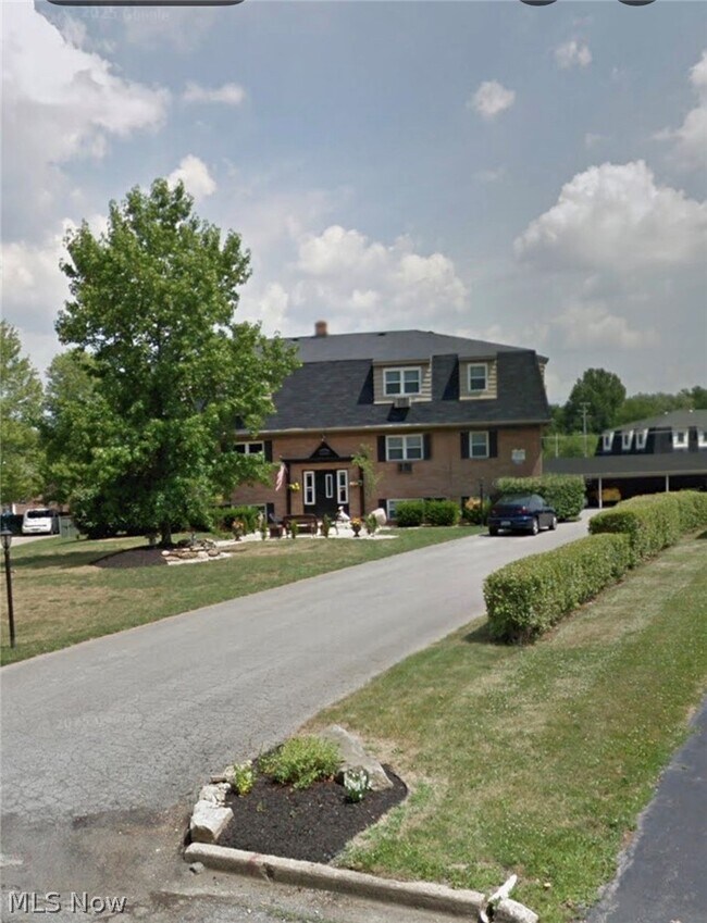 Building Photo - 2520 Flintridge Dr