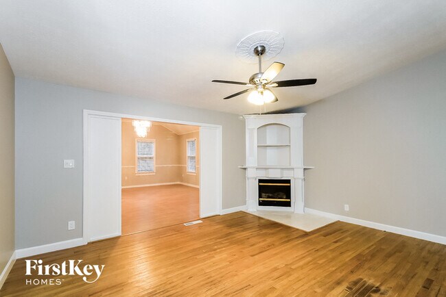 Building Photo - 860 Regency Ct NW