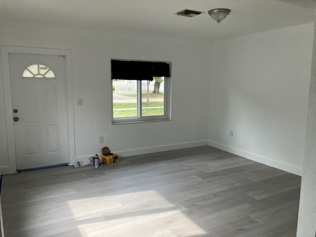 Foto del edificio - 830 NE 134th St